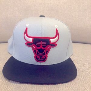 Mitchell & Ness, Chicago Bulls Retro 3 fire cement hat
